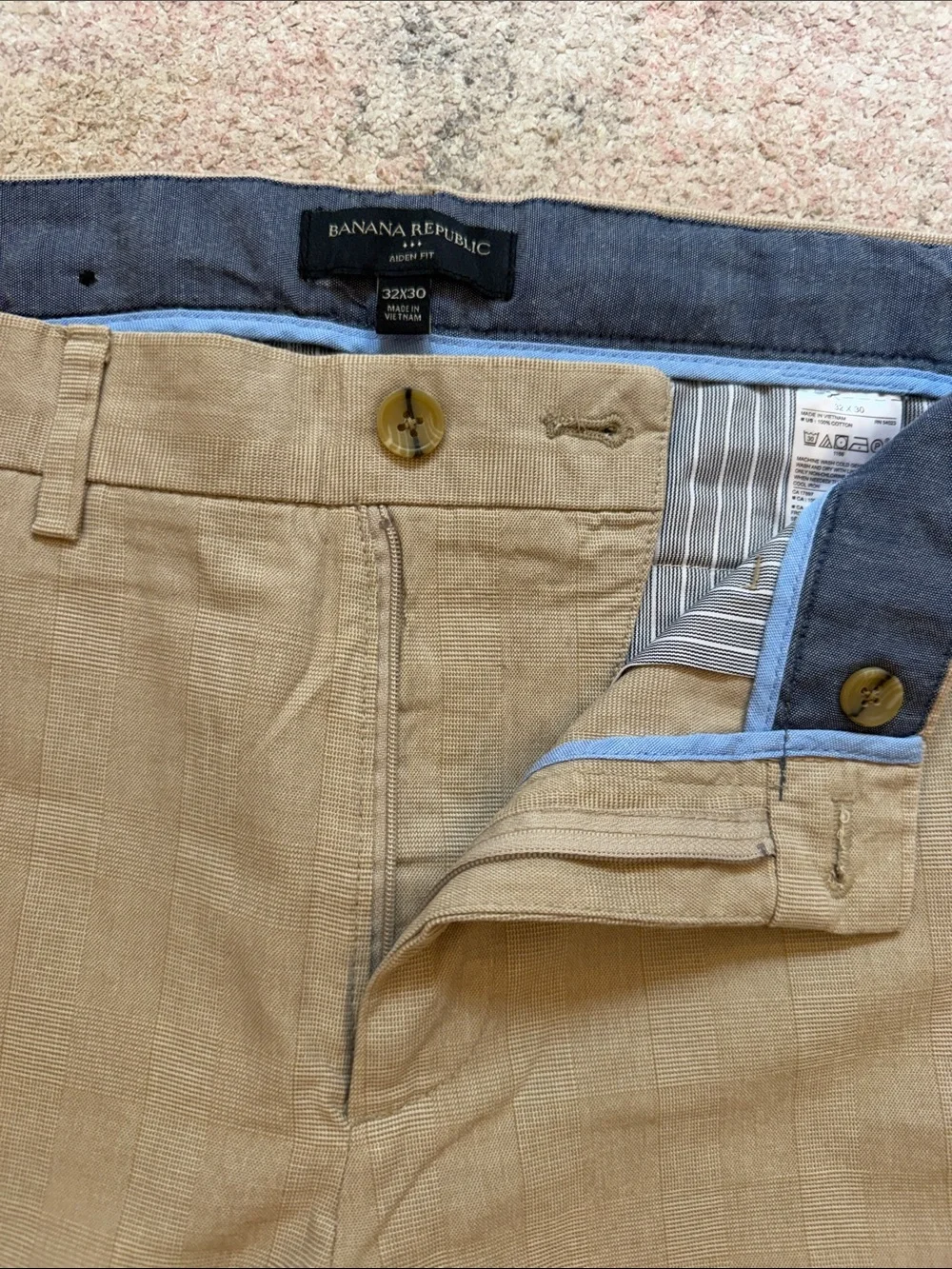 Banana Republic Khaki Chinos in Light Tan